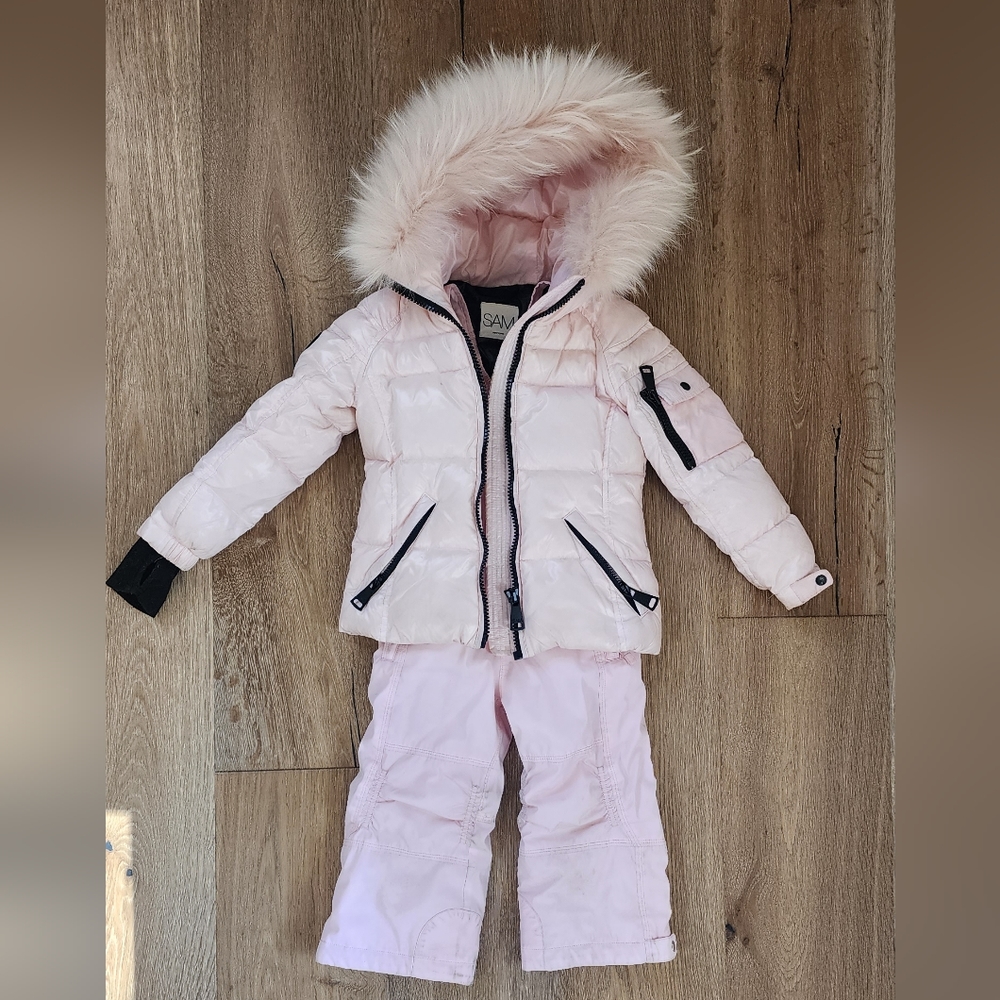 Ski outfit pink fur Sam Jacket + pink Poivre Blanc ski overalls